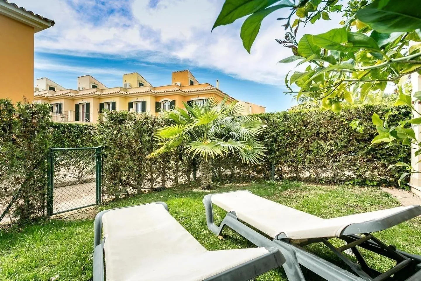 Mediterranes Ferienhaus Mit Offener Terrasse 사 라피타 0*,